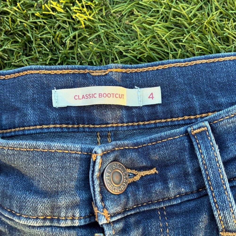 Levi's Classic Bootcut Jeans Women's Size 4 28x29 Blue Wash Denim Western Faded - Picture 4 of 8